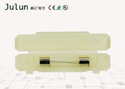 中国 6 * 30mmの低電圧のヒューズのホールダー、32v 10aのヒューズのためのガラス陶磁器のヒューズのブロック 販売のため