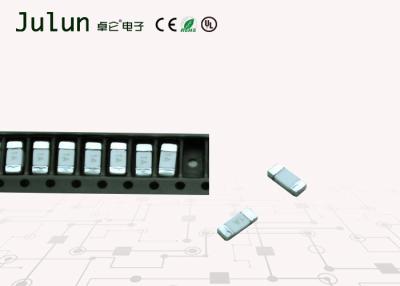 Chine Micro lent en céramique de coup de SMD 250 volts puce de 50 d'ampère séries du fusible 241-2410 à vendre
