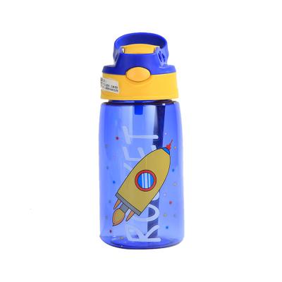 China Silicone Sealed Plastic Straw Cup 480ml Cartoon Plastic Sippy Cup for sale