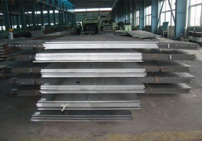 Chine 1200mm - tabliers largeur SS400, Q235, Q34 chaud roulé à damier acier plaque et feuille à vendre