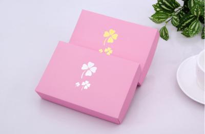 China Hoja caliente que sella color rosado de cartón corrugado de empaquetado de la caja de la ropa interior en venta