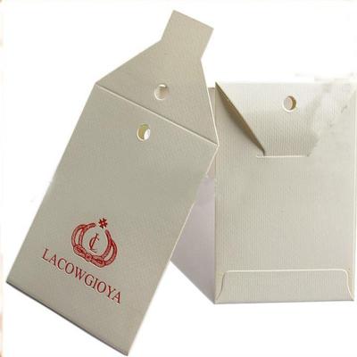China PMS-de Douanekaart die de Witte Kaart Kraftpapier drukken van de Kartongift hangt Markeringen 1mm Dikte Te koop