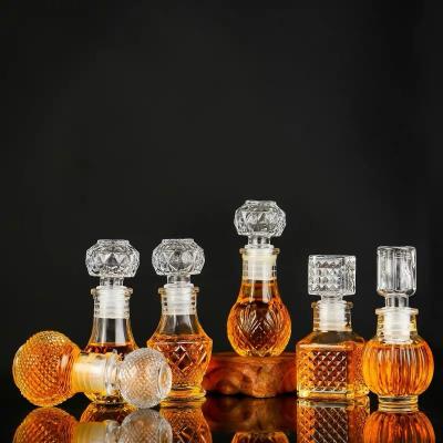 China Wine Crystal Glass Bottles ISO9001 1.76oz To 8.8oz for sale