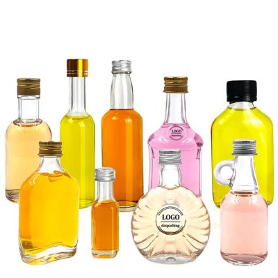 China Wine Decanter Glass Storage Bottles Electroplating Surface Transparent 40ml 50ml for sale