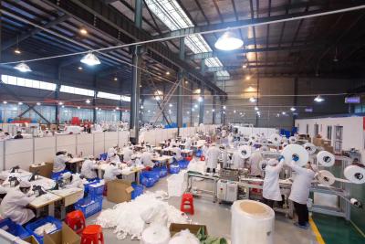 중국 백색 방호마스크 1600mm 용해에 의하여 불어지는 짠것이 아닌 직물 판매용