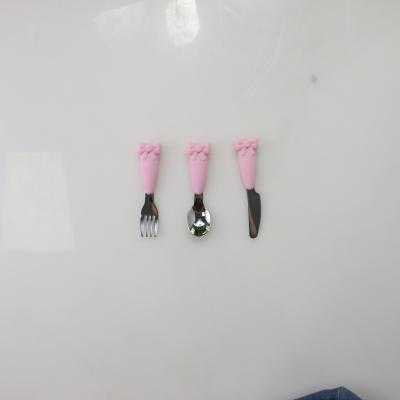 Китай новый смычок прибытия 2023 знает набор ножа вилки ложки младенца нержавеющей стали ручки силикона формы питаясь продается
