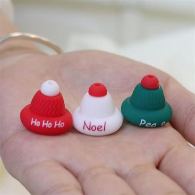Cina Wholesale 100% Safe Bpa free Silicone Bead with 3D Christmas Hat Focals - Non-toxic in vendita
