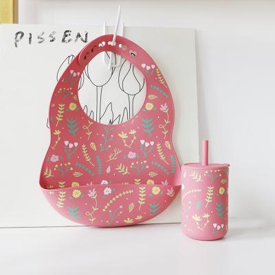 China Protect Your Baby Clothes Silicone Baby Bib Stain Resistant Animal Printing Pattern Silicone Bib à venda