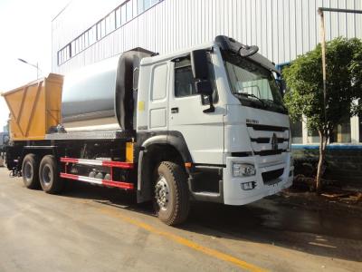 China Howo 10 Wheelr 7-10 Cbm Road Maintenance Truck , Liquid Asphalt Delivery Truck for sale