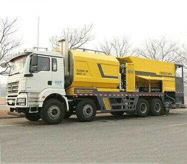 China Largura pesada ZZ1317N4647C do caminhão 3800mm Spra do selo da microplaqueta do equipamento de construção do asfalto à venda
