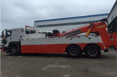 China 3 Cab Seat Road Wrecker Truck 5000kg Lifting Capacity Sinotruk HOWO Brand for sale