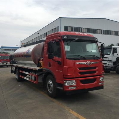 China camión 12cbm 14cbm 10001 de la distribución del asfalto de la impulsión de la mano izquierda de 4x2 FAW - 15000L en venta
