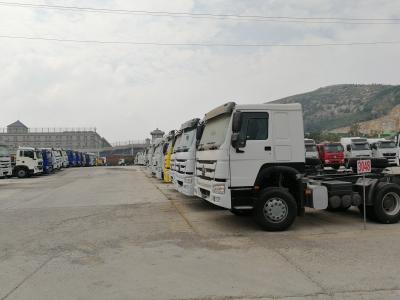 中国 Sinotruk Howo 6x4 D12.40エンジンおよびHW76小屋が付いている420馬力トレーラー トラックのトラック 販売のため
