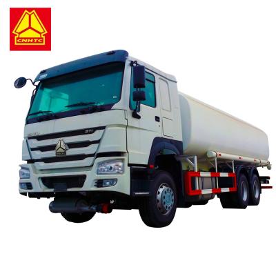 China Umweltfreundlicher Kraftstofftank-Tanker, Sinotruk Howo 20000 Liter 6000 Gallonen-Dieselöl-Transporter zu verkaufen