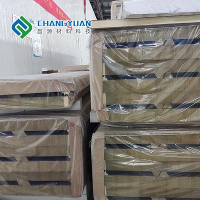 China El poliuretano de los materiales de techumbre hace espuma bocadillo de los paneles del aislamiento en venta