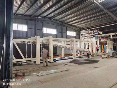 Chine Les briques de Machineinterlocking de bloc usinent le Tableau croisé de renversement de machine de la coupe AAC à vendre