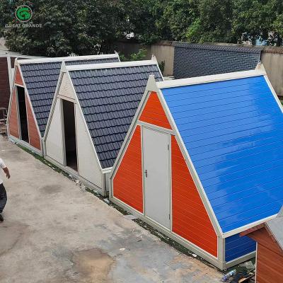 China Casa de contenedor plegable triangular para panel sándwich de portabilidad para acampar al aire libre en venta