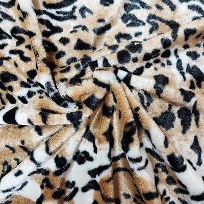中国 PV Fleece Faux Fur Plush Fabric For Shoes Garments Upholstery Leopard Printed 販売のため