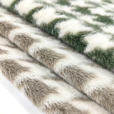 China 100% Polyester Patterned Faux Fur Fabric 380gsm 288F for sale