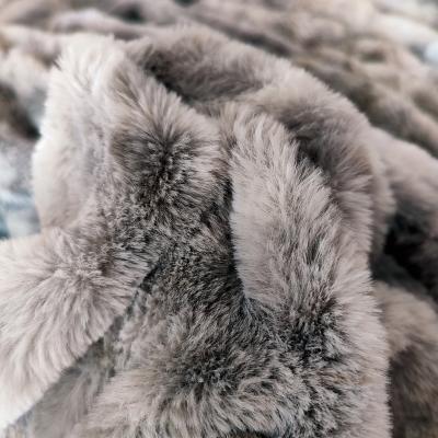 China Polyester Spandex Stretchy Faux Fur Rabbit Fabric 350gsm For Blankets Carpet for sale