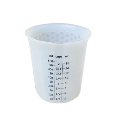 China Heat Resistant Silicone Kitchen Tool Measuring Cups 500ml 16oz Custom Scale for sale