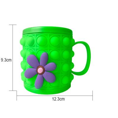 중국 Non - Stick Easy Cleaning Baby Silicone Kids Mug Squeeze Cups Customization Possibilities 판매용