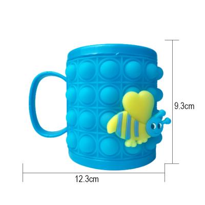 Cina Customizable Baby Feeding Kids Drink Cup Silicone Push Bubble Fidget Popper Pop With High Temperature Resistance in vendita