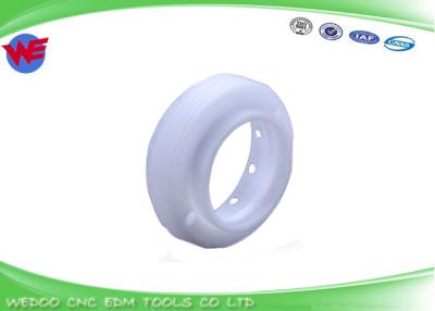 中国 EDMのノズル カバー100447011プラスチック ナットを洗い流すCharmilles耐久のEDMの部品 販売のため