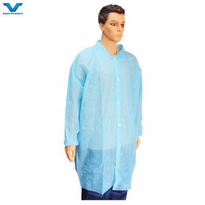 China Cerradura camisa de velcro cuello manguitos elásticos 30GSM abrigos de laboratorio desechables para la industria alimentaria en venta