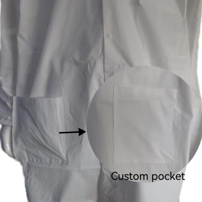 China Estilo de frente abierto con bolsillo Microporous impermeable al polvo Unisex uniforme de laboratorio en venta