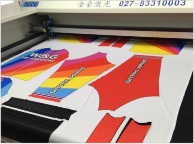 China Sublimation Sportwear Laser Cloth Cutting Machine Precision Cutting Without Hair Brim for sale