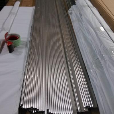China Perfil de corte de acero inoxidable 316 personalizado plano con película de protección 2,5 m de longitud en venta