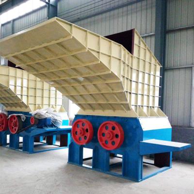 China Tree Root Tree Stump Wood Crushing Machine With Magnetic Separator for sale