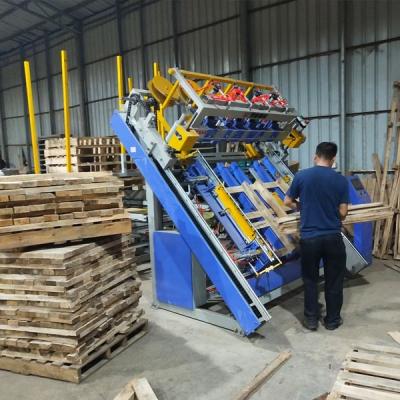 China Fully Automatic Rayco Storti American Wood Pallet Nailing Machine for sale
