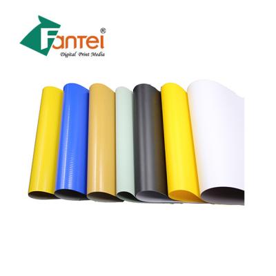 China Polyester PVC Coated Tarpaulin 510gsm Knife Coating 70 Degree for sale