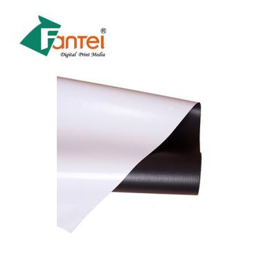 China Glossy Matte Blockout Banner Material Solvent Ink 320gsm Good Smoothness for sale