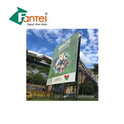 China 350gsm PVC Flex Banner Material 200DX300D Tearing Strength Glossy Matte for sale