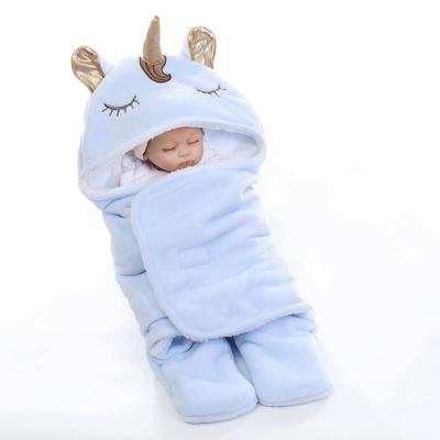中国 65X75cm Fleece Swaddle Blanket 0-3 Months Polyester Unicorn Soft Fleece Blanket 販売のため