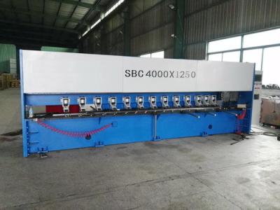 China 6M Long Groove Steel Comité CNC Groover Machine het Hydraulische het Vastklemmen Pendel Inlassen Te koop
