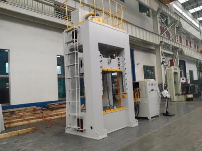 China tipo estiramento do pórtico 200T da chapa metálica da máquina da imprensa da energia hidráulica que faz à máquina o motor de 11 quilowatts à venda
