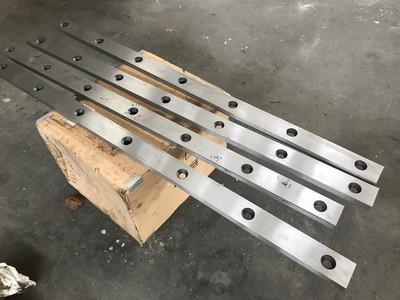 China Lâminas de aço inoxidável da tesoura do metal da dureza alta 2000mm por muito tempo com quatro bordas à venda