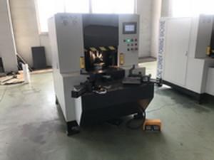 Cina lamiera sottile di 2.5mm che forma la macchina di formazione d'angolo di CNC di angolo a macchina della R con le muffe in vendita