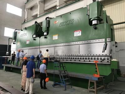 China 200mm LVD CNC Tandem Press Brake Machine 40 - 3000 Tons Table Length 2 - 12m for sale