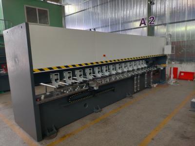 中国 特別な薄板金CNC V溝を作る機械4軸線の長さのステンレス鋼の装飾 販売のため