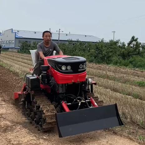 Quality Small Agriculture Farm Tractor With Seat / Tractor Attachments / Implements for sale