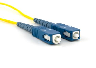 Chine La correction optique de fibre de câble de correction de Sc LC mène la veste externe violette de la couleur OFNR de 3.0mm à vendre