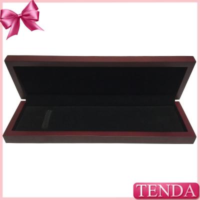 China Glossy Vanishing Lacquer Coated Painting Jewellery Wooden Bracelet Boxes with Elastic Band for sale