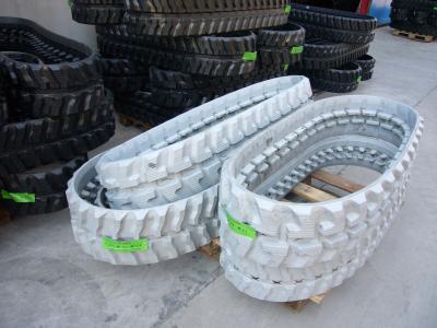 China Komatsu Non Marking Rubber Tracks Light Weight Special Designed Rubber Formula for sale