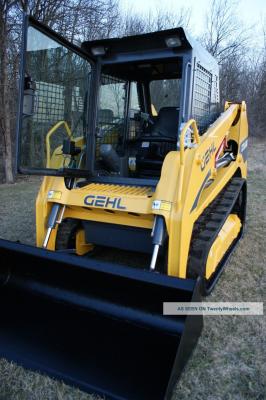 中国 補強された金属の中心のスキッドの雄牛の積込み機GEHL-TAKEUCHI CTL60 Tpye 1のための320x86BCx48 CTLのゴム製トラック 販売のため