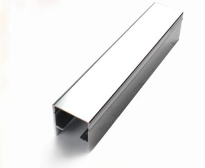 China El perfil de aluminio mecánicamente pulido, estrangula la forma, plata, brillo en venta